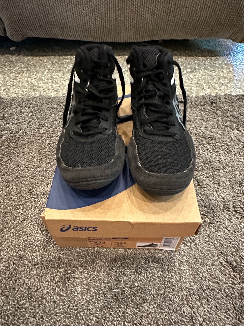 ASICS Black kids wrestling shoes